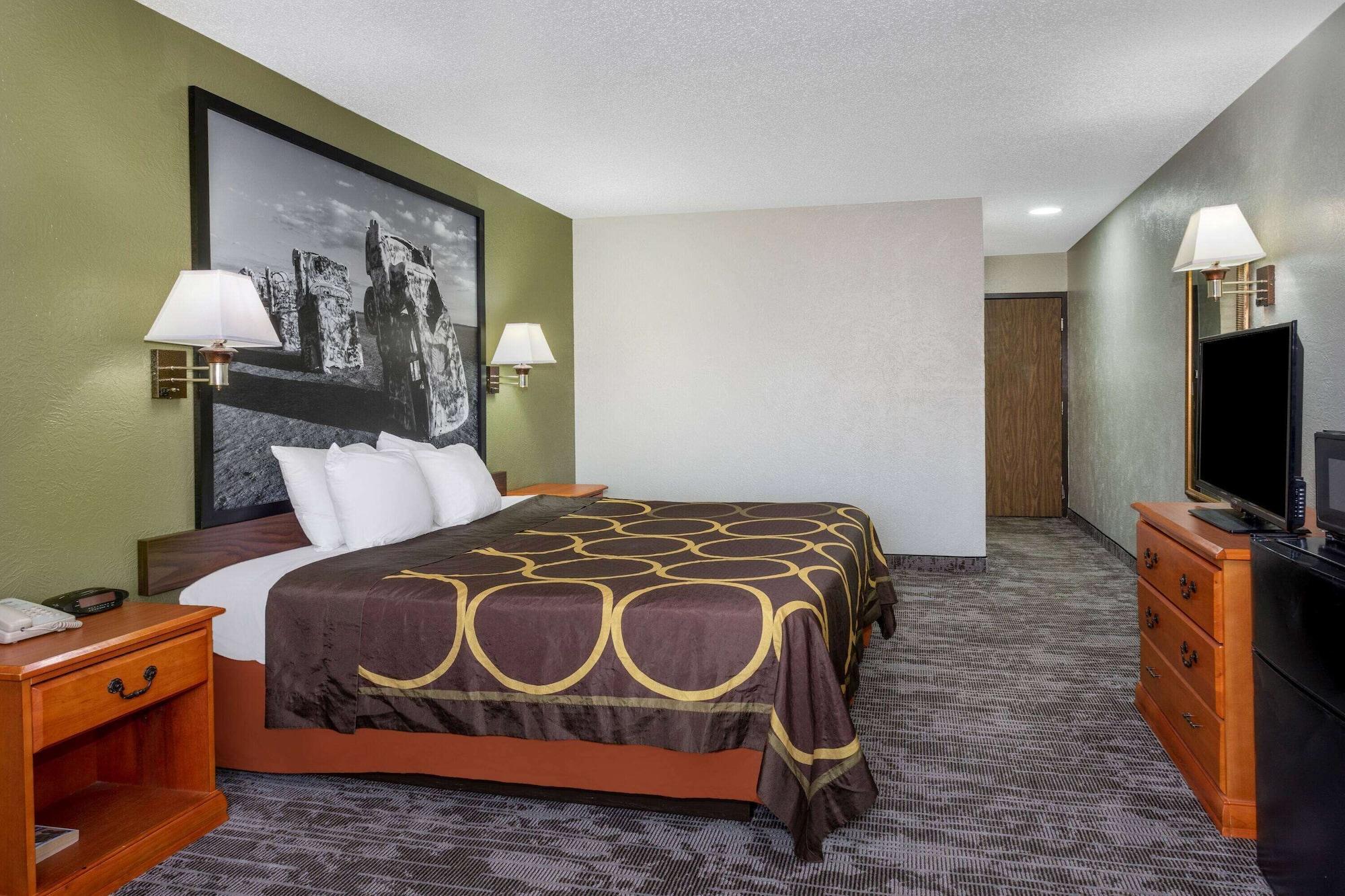 Super 8 By Wyndham Central Tx Hotel 3*